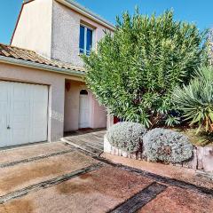 Beautiful Home In Royan With Wifi