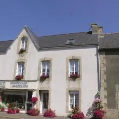 2 Bedroom Nice Home In Plonevez Porzay