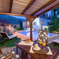 Gorgeous Home In Srinjine