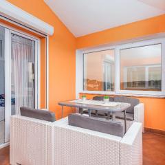 2 Bedroom Stunning Apartment In Pula