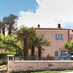 Two-Bedroom Apartment In Fazana