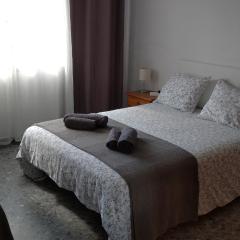 BNB LOLA - Habitacion privada - Aire acondicionado - Baños compartidos