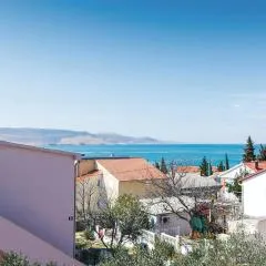 Three-Bedroom Apartment In Rovanjska