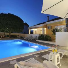 3 Bedroom Amazing Home In Podgradina