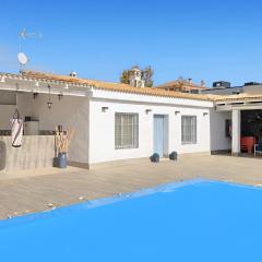 3 Bedroom Cozy Home In Lucena