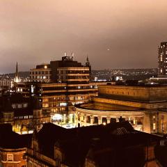 The Idyllic City Centre Stay I Free Parking II