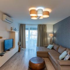 Lakeside Garden Apartment