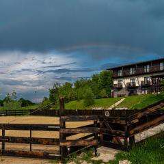 Potcoava Mountain Hideaway