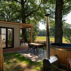 Nature lodge with sauna and hot tub 2