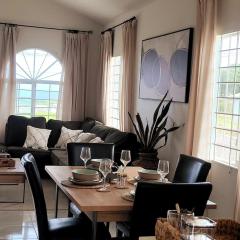 Irie Rock Cottage - Close to the Beaches and Attractions, Spa Treatment- Discovery Bay, St Ann