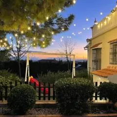 Villa de L o L a, Pura Calma & Jakuzzi, a 50 minutos de Málaga y 45 de Córdoba