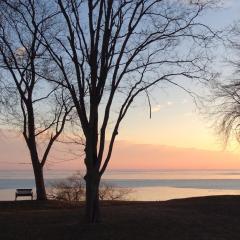 Quiet Lake View Firepit, Deck, BBQ, 3 Winery Walk