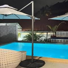 Elephant Sports Bar and Accommodation