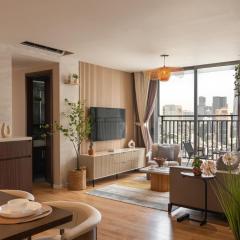 Luxe Stay - Rivergate Apartments with Pool