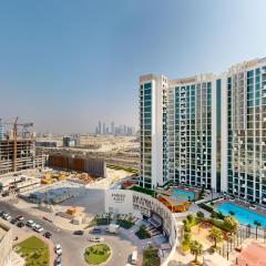 Stylish Studio Retreat in Azizi Farhad