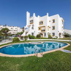 Pass the Keys Sunny Ocean Front Apartment