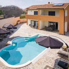 Villa Nur for 10 people near Pula with 45 m2 private pool & jacuzzi only 2 km from beach