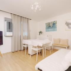 Yuri Stay 1 jamsil coex lotteworld 아산병원 삼성병원