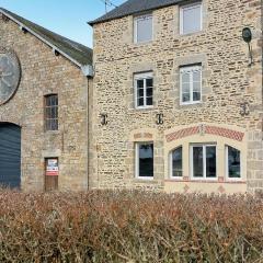 Amazing Home In Neuilly Le Vendin