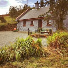 Mountain Cottage with Barn Sauna, Clonbur, Galway