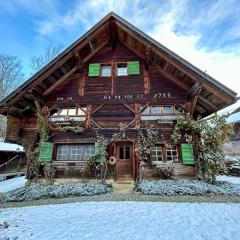 Rougemont Hideaway chalet by the river