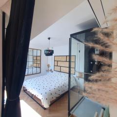Love Room Charnelle, Chic, Hammam, Clim