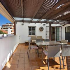 V Centenario free parking by Staycare