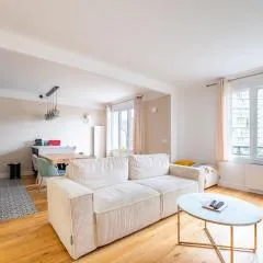 Spacious apartment with Balcon Paris 11th arr