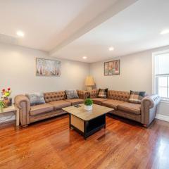 74R - 2BR Quincy - Romantic Stay near Wollaston Beach