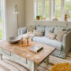 Summer Cabin Modern Elegance Meets Rural Charm
