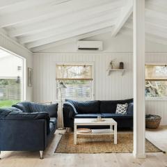 Bright And Cozy Cottage Close To The Sea