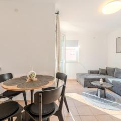Natalija modern apartment for 4