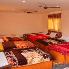 Sauraha Inn