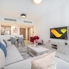 Vogue Al Wasl 1 Residence East - Stunning 24th Floor View of Glow Garden, Near Metro, with Easy Access to Sheikh Zayed Road & Dubai World Trade Centre