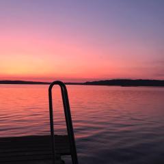 Solbackens guesthouse with sauna by the lake