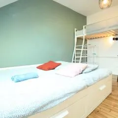 10mn RER B Aéroport CDG - Paris Gare du Nord, T11 Express, Le Bourget, All equipped, Free Netflix, From 1 to 3 Guests, 4th Floor by Stairs, Escaliers, Parc des Expositions, Free Street Parking after 7pm - 2