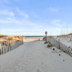 Beachfront - 2 Bedrooms - Big Screen TV