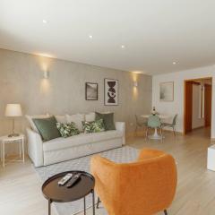 Stylish Apartment With Terrace by Hosty