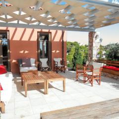 Charming house with sea view in Chrousa, fenced garden