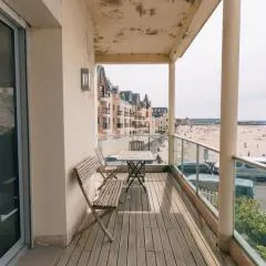 Beautiful 90m seafront apartment