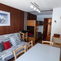 2 Pièces Confortables pour 4 au Grand-Bornand avec Balcon - FR-1-458-214