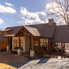 Hucklebeary Cabin at Eagles Nest