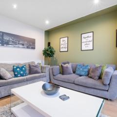 Bright & Spacious 3-Bed, 2-Bath Home in Graylands Close
