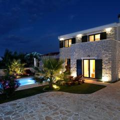 Villa Stella with heated swimming pool