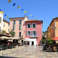 VALBONNE Maison cœur de village