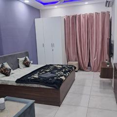 Golden palace studio