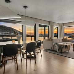 Premium Penthouse Sea & Mountain view Apartments