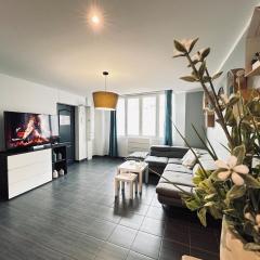 Super 5 chambres avec 4 SDB près du centre et gare