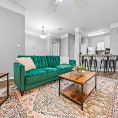 Sophisticated Stay 2BR 2BA Pool