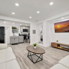 Banyan St 2BR 1BA off Las Olas- Steps to Beach unit 4